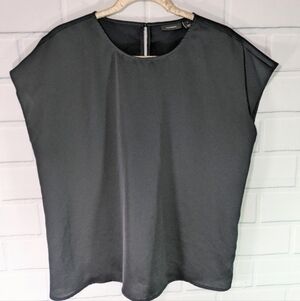 Halogen Black Lightweight Top Keyhole Back Neck Closure